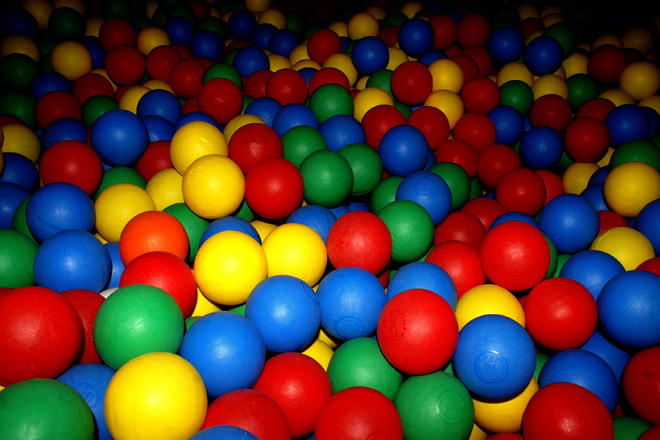 Letzter Ferientag nach Maß: KU Selm besucht Indoorspielplatz Foto vom "Bällebad".